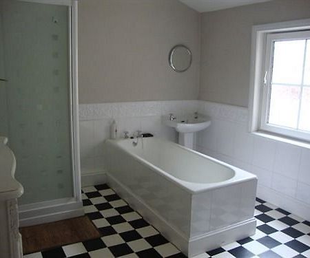 Alpine Guest House Мидлсбро Экстерьер фото
